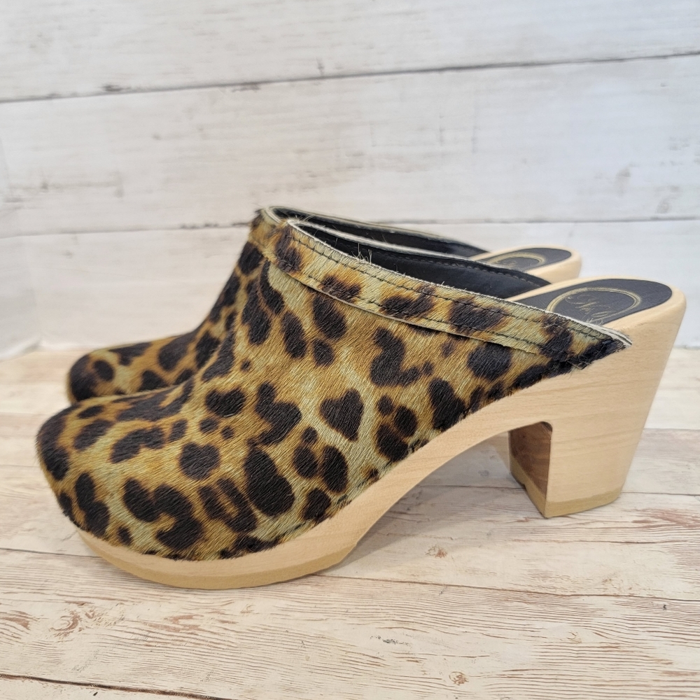 NWOB No. 6  old school high heel leopard print calfhair  clogs